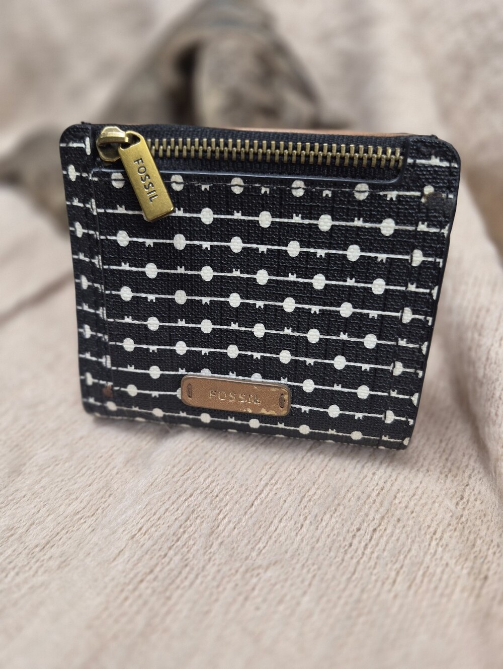 Fossil Black and White Dot Pattern Card Wallet